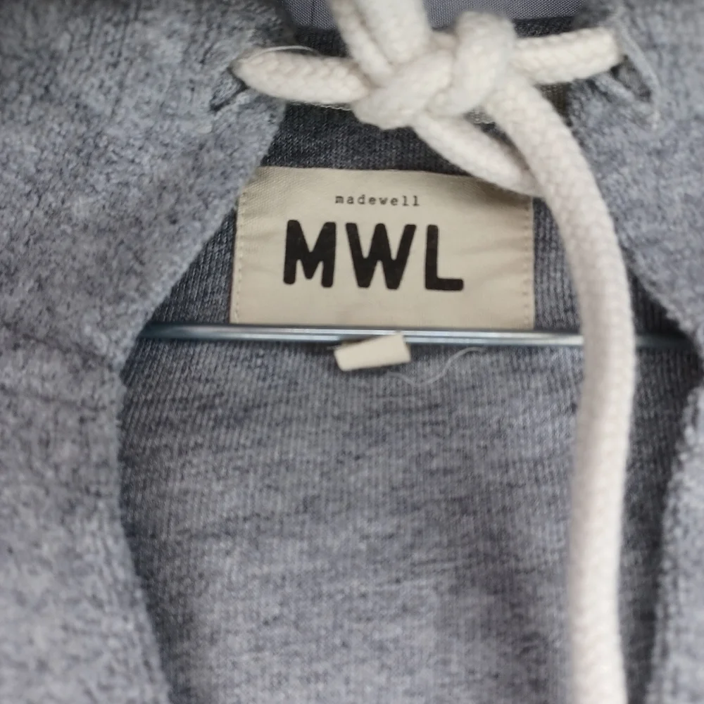 Madewell MWL gray cropped hooded cozy v-neck sweatshirt - Picture 5 of 12